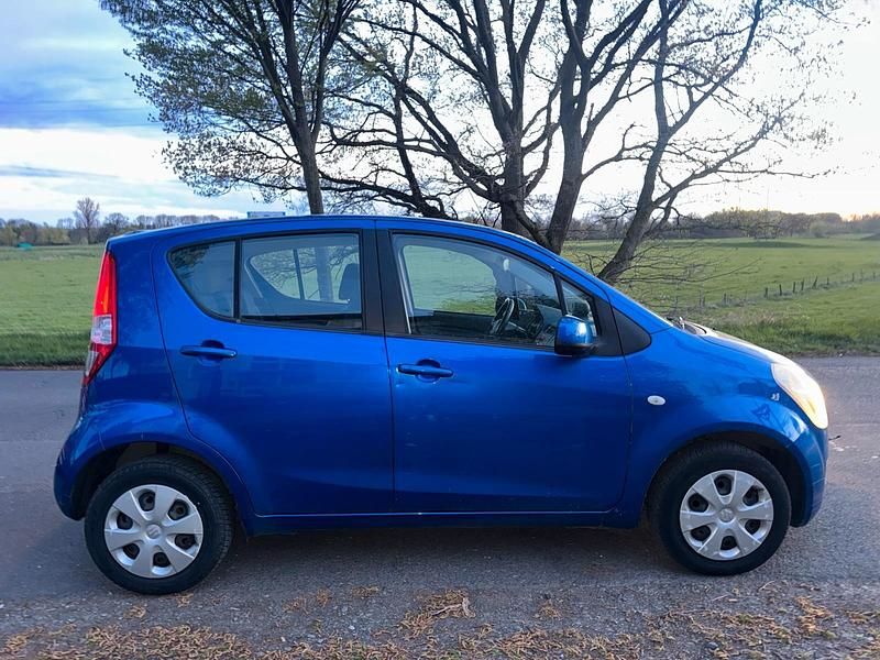 Gebraucht Suzuki Splash 66 PS (48 kW) 2009 Blau Kleinwagen