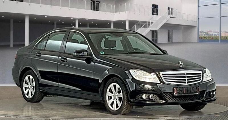 Schwarz Gebraucht 2012 Mercedes C180 Limousine | 6.999 € (Guter Preis) - Bild 1/4