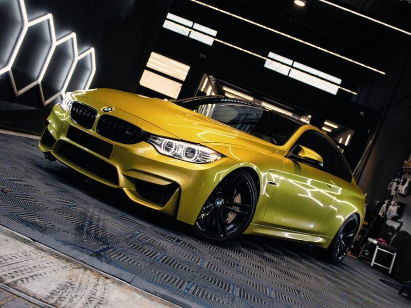 Gold Gebraucht 2015 BMW M4 Competition Edition Coupé | 46.990 € (Fairer Preis) - Bild 1/4