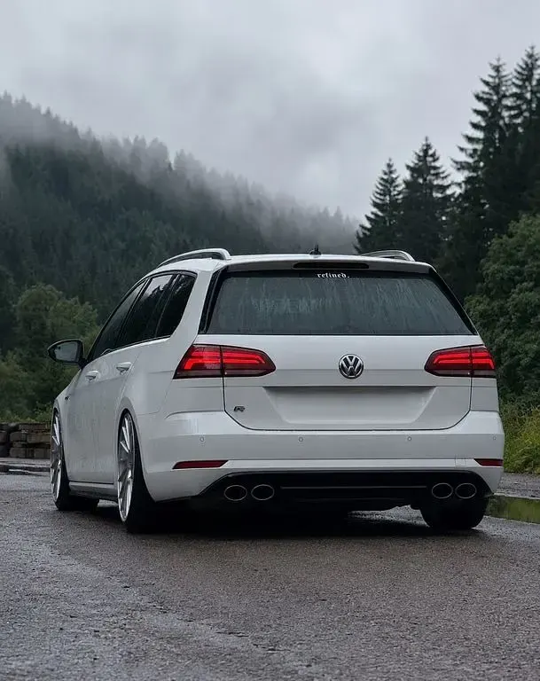 Gebraucht VW Golf VII R 300 PS (220 kW) 2020 Weiß Kombi