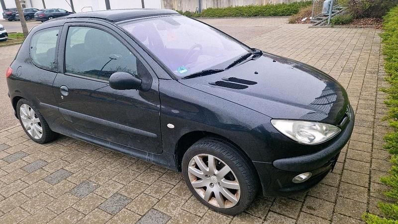 Gebraucht Peugeot 206 90 PS (66 kW) 2004 Schwarz Kleinwagen
