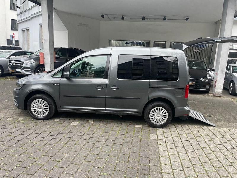 Grau Gebraucht 2015 VW Caddy Van / Kleinbus | 13.950 € - Bild 1/4