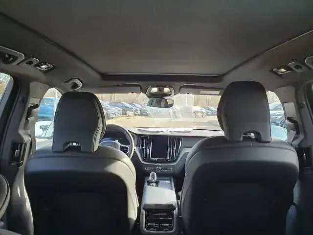Second-hand Volvo XC60 Ultra 250 CP (183 kW) 2024 Negru SUV