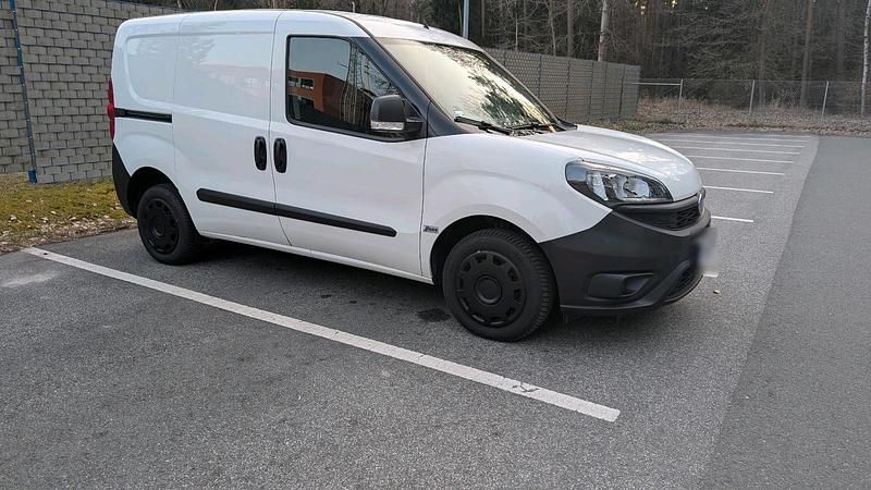 Gebraucht Fiat Doblò 80 PS (58 kW) 2021 Weiß Van / Kleinbus