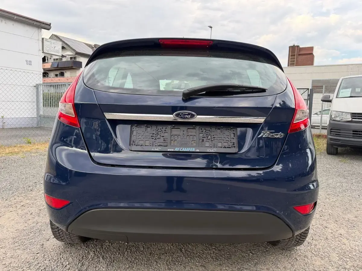 Gebraucht Ford Fiesta Titanium 82 PS (60 kW) 2009 Blau Kleinwagen