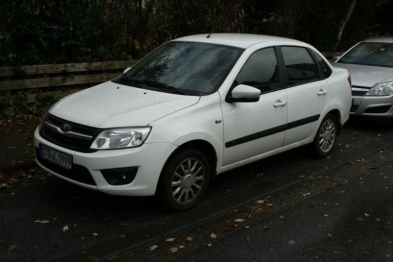 Gebraucht Lada Granta 72 PS (52 kW) 2016 Weiß Limousine