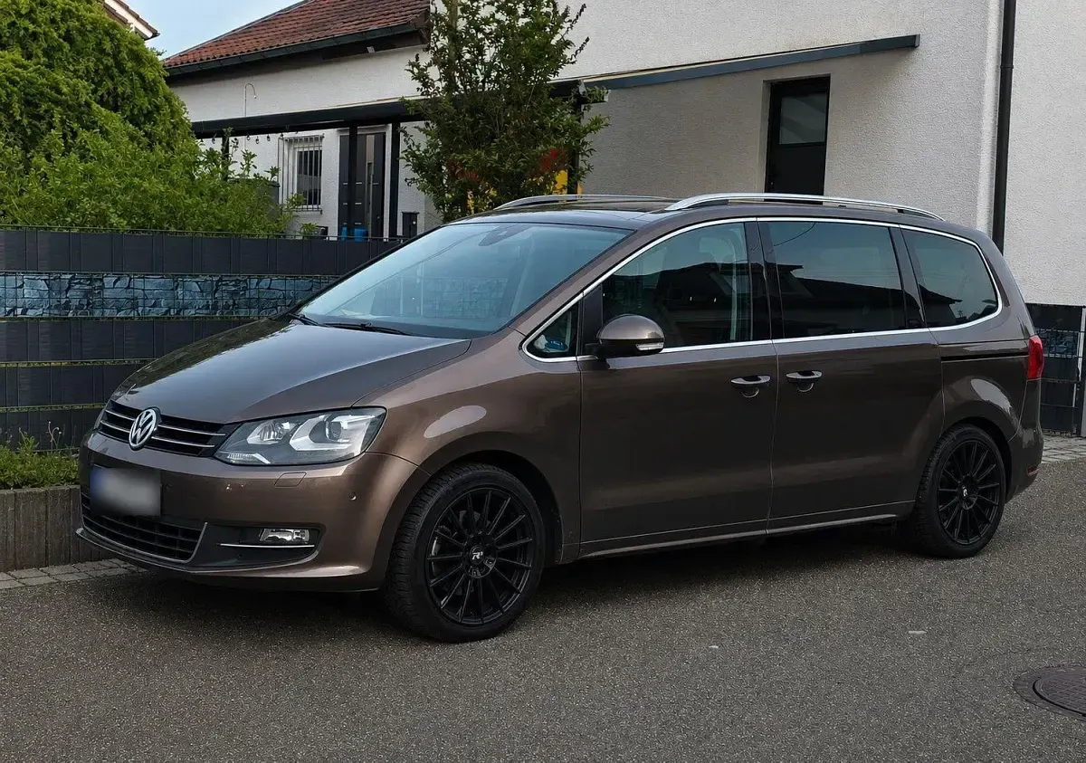 Gebraucht VW Sharan 170 PS (125 kW) 2011 Braun Van / Kleinbus