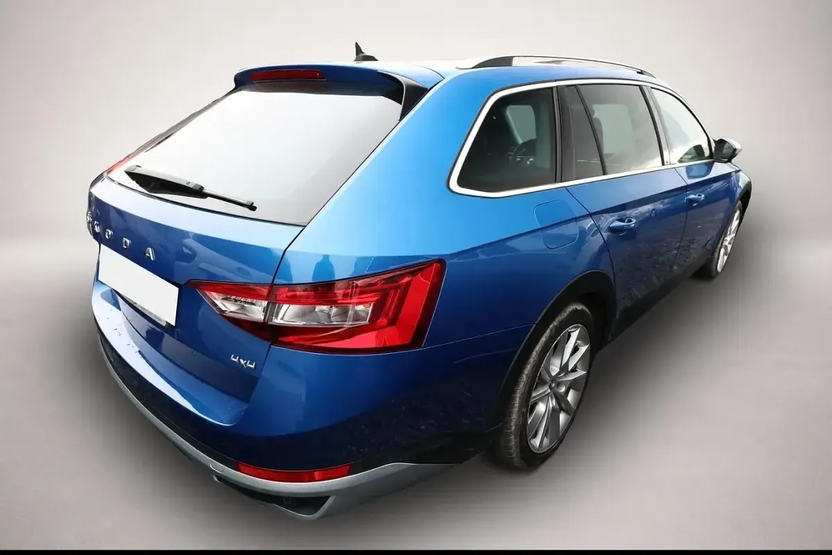 Gebraucht Skoda Superb 200 PS (147 kW) 2021 Manufacturer Kombi