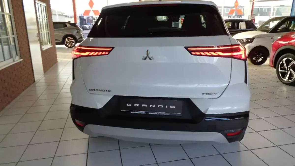 Gebraucht Mitsubishi Grandis Edition 158 PS (116 kW) 2026 Himalayaweißmetallic SUV
