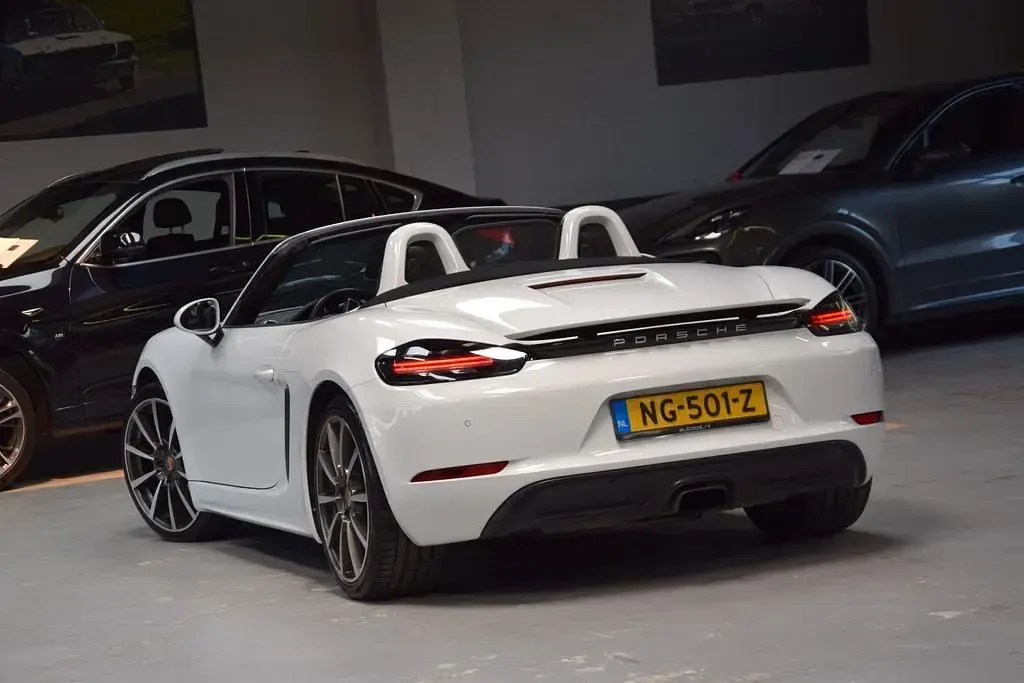 Begagnad Porsche Boxster 349 HK (256 kW) 2017 Vit Cab