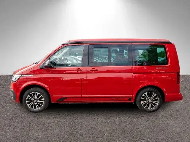 Gebraucht VW California Beach 150 PS (110 kW) 2023 Kirschrot Van