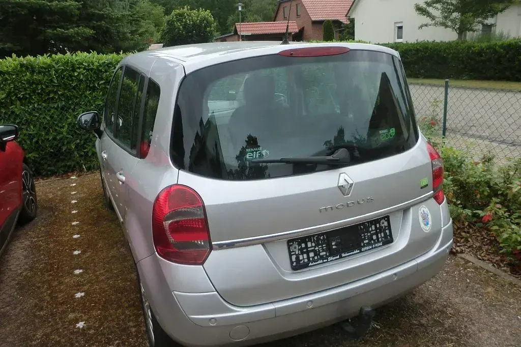 Gebraucht Renault Grand Modus Dynamique 103 PS (75 kW) 2011 Rot Van / Kleinbus