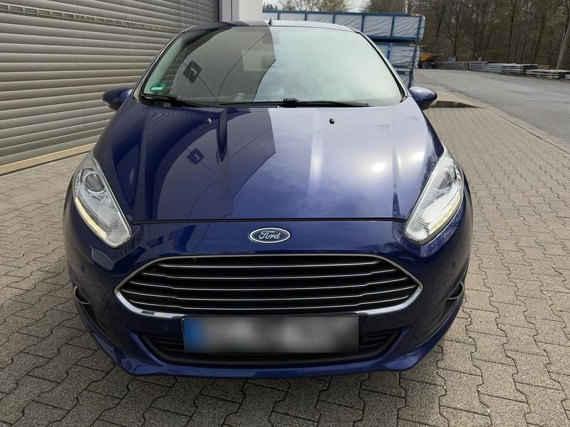 Gebraucht Ford Fiesta Titanium 101 PS (74 kW) 2017 Blau Kleinwagen