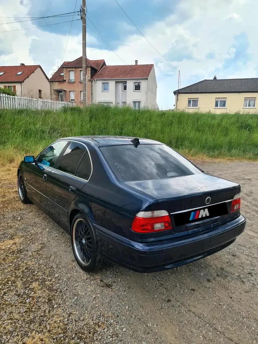 Second-hand BMW 525 163 CP (119 kW) 2001 Berlinǎ