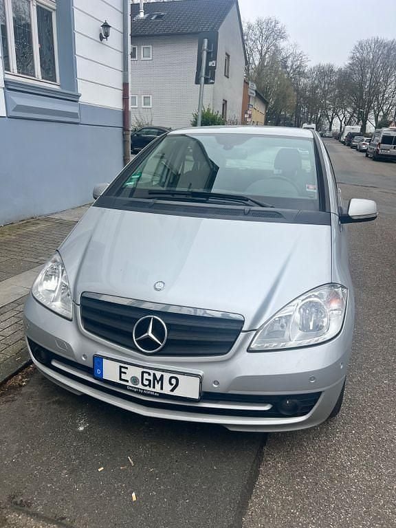 Gebraucht Mercedes A160 82 PS (60 kW) 2011 Silber Van / Kleinbus