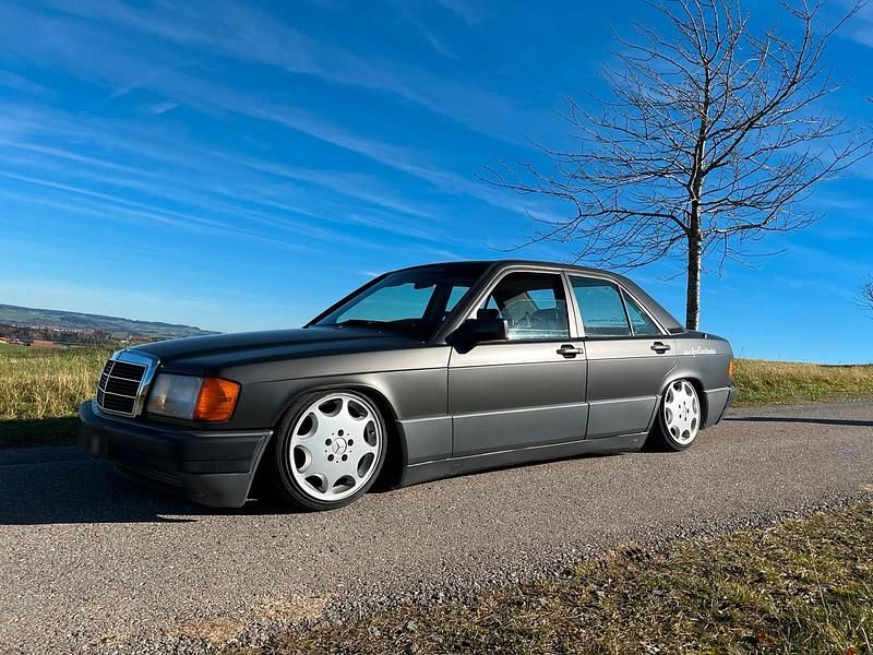 Gebraucht Mercedes 190 109 PS (80 kW) 1992 Grau Limousine