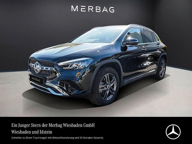 Kosmosschwarz Gebraucht 2024 Mercedes GLA180 Advanced Plus SUV | 35.790 € (Fairer Preis) - Bild 1/4