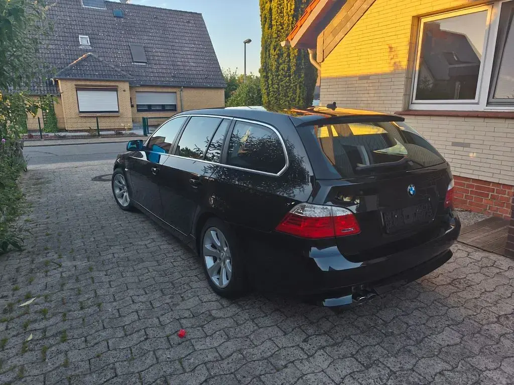 Gebraucht BMW 530 Performance 235 PS (172 kW) 2008 Schwarz Kombi