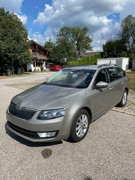 Beige Gebraucht 2014 Skoda Octavia Elegance Kleinwagen | 7.800 € (Fairer Preis) - Bild 1/4