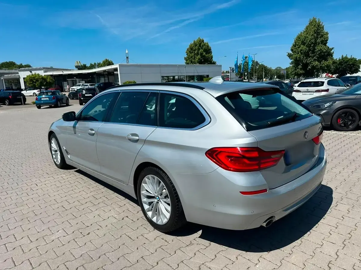Gebraucht BMW 530 265 PS (194 kW) 2020 Grau Kombi