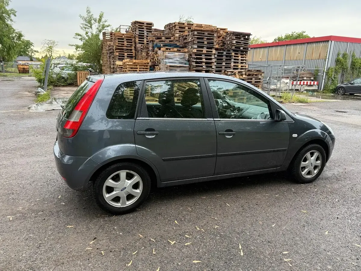 Gebraucht Ford Fiesta 2005 Grau Kleinwagen