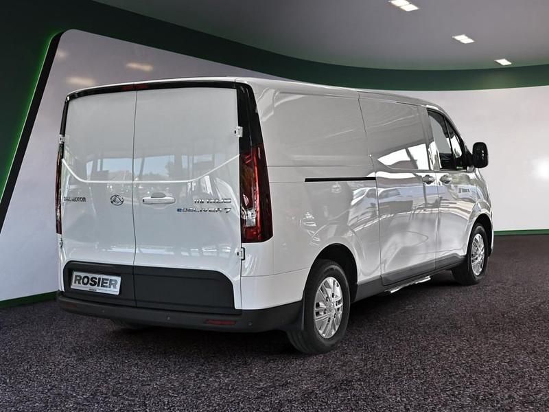 Neu Maxus eDeliver 7 150 kW (204 PS) 2026 Weiss / warm white Van