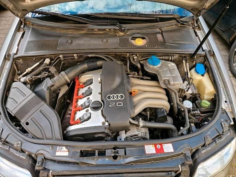 Gebraucht Audi A4 130 PS (95 kW) 2002 Grau Limousine