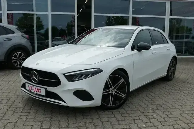 Gebraucht Mercedes A180 Progressive 150 PS (110 kW) 2025 Weiss Limousine