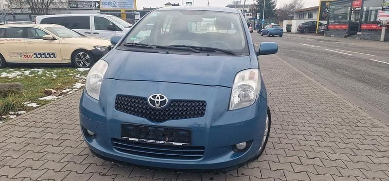 Blau Gebraucht 2008 Toyota Yaris Sol Limousine | 4.950 € (Etwas zu teuer) - Bild 1/4