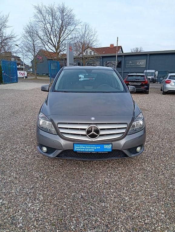 Second-hand Mercedes B180 122 CP (89 kW) 2012 Other Monovolum