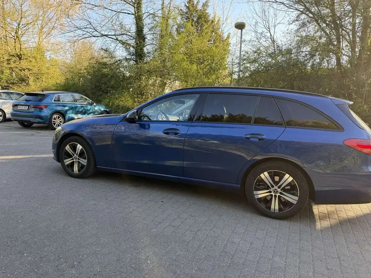 Gebraucht Mercedes C220 Night 200 PS (147 kW) 2022 Blau Kombi