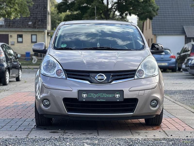 Gebraucht Nissan Note 88 PS (64 kW) 2011 Braun Van / Kleinbus