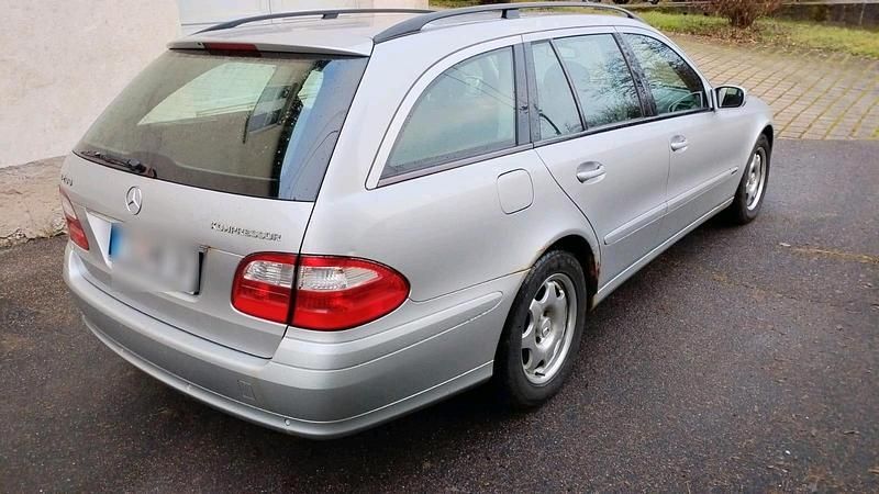 Gebraucht Mercedes E200 120 PS (88 kW) 2003 Grau Kombi