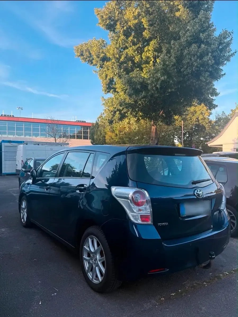 Gebraucht Toyota Verso 150 PS (110 kW) 2010 Blau Van / Kleinbus