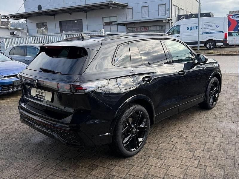 Gebraucht VW Tiguan R-line 150 PS (110 kW) 2025 Schwarz SUV