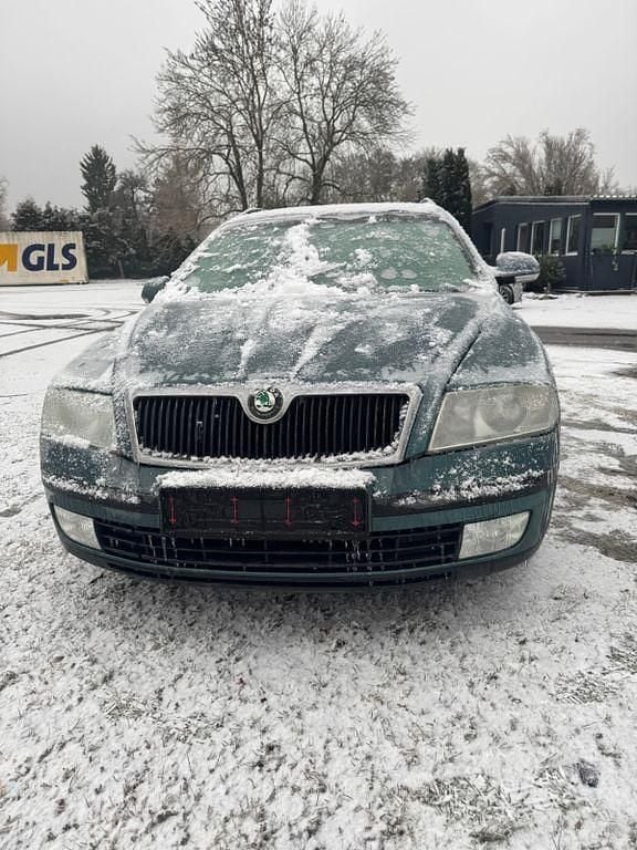 Grün Gebraucht 2006 Skoda Octavia Kombi | 1.990 € (Superpreis) - Bild 1/4