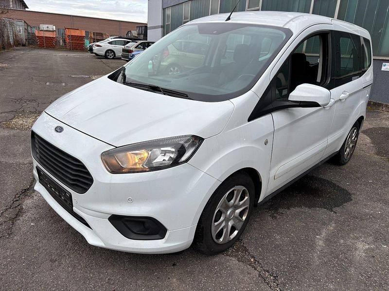 Gebraucht Ford Tourneo Courier 101 PS (74 kW) 2019 Weiß Van / Kleinbus