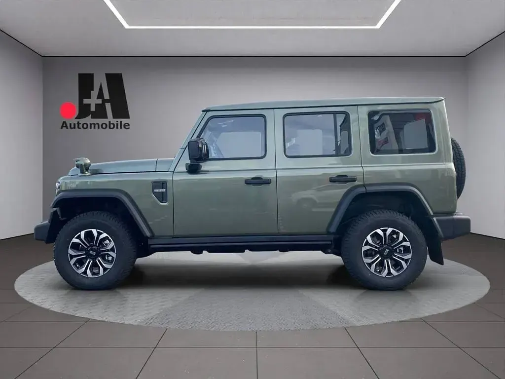 Neu BAW 212 166 PS (122 kW) 2026 Grün SUV