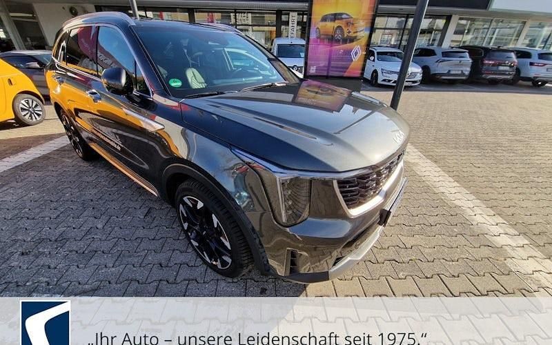 Grau Gebraucht 2024 Kia Sorento Platinum SUV | 59.970 € (Teuer) - Bild 1/4