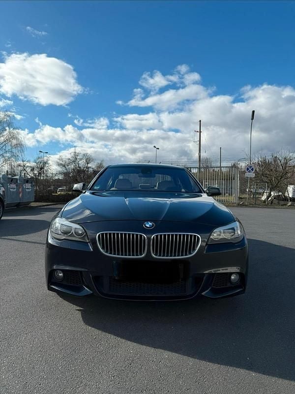 Gebraucht BMW 550 408 PS (300 kW) 2012 Grau Limousine