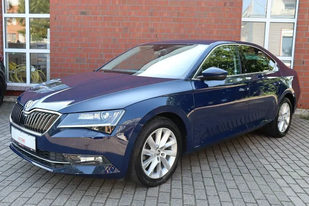 Gebraucht Skoda Superb Style 150 PS (110 kW) 2017 Blau Limousine
