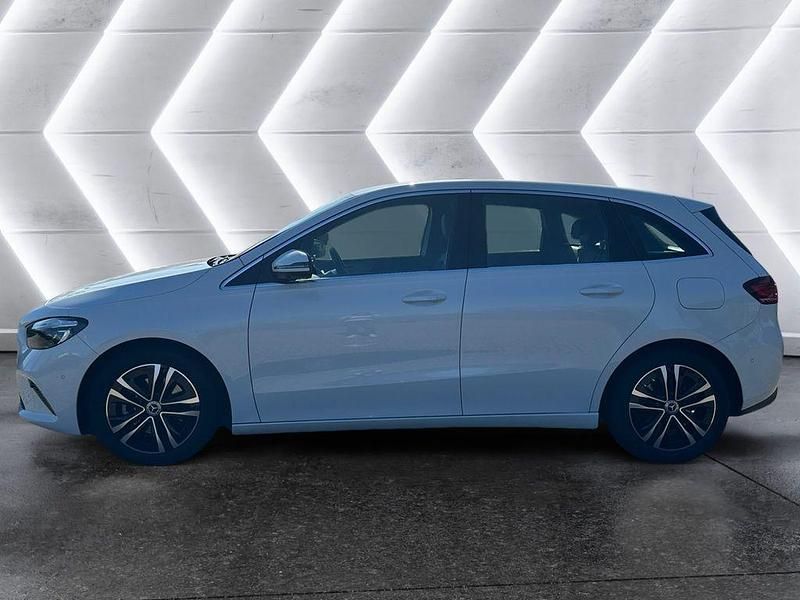 Gebraucht Mercedes B200 Advanced 177 PS (130 kW) 2023 Grau Kleinwagen