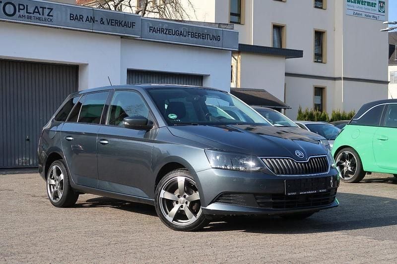 Gebraucht Skoda Fabia Ambition 90 PS (66 kW) 2015 Grau Kombi