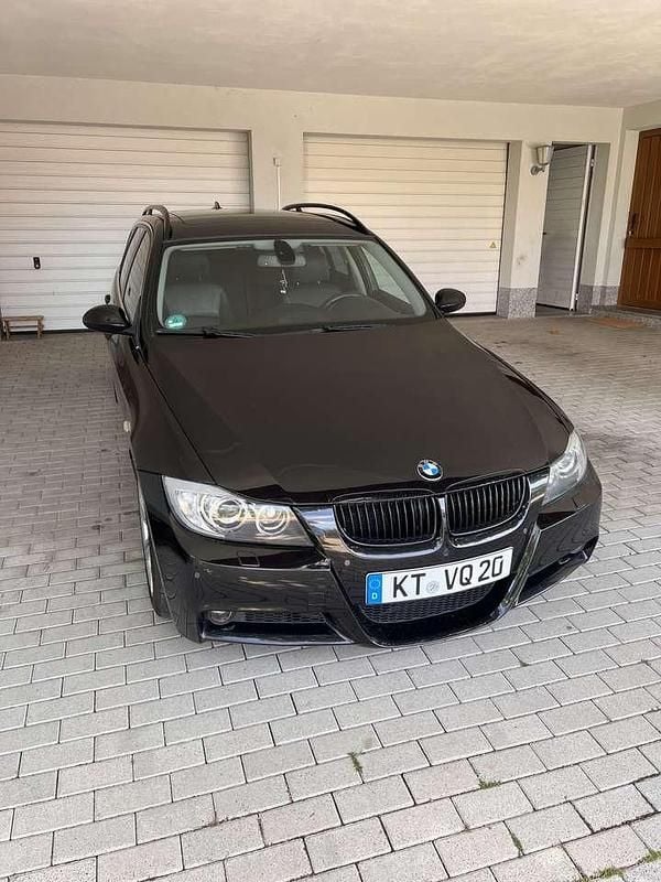 Schwarz Gebraucht 2006 BMW 330 Kombi | 6.000 € (Guter Preis) - Bild 1/4