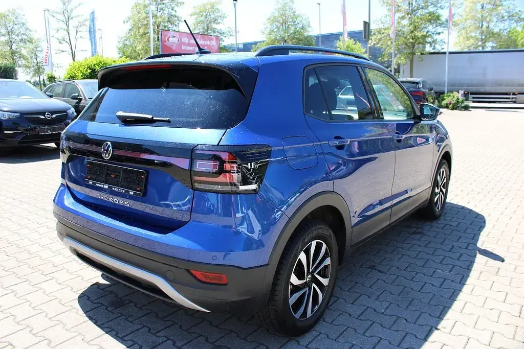 Gebraucht VW T-Cross Active 110 PS (80 kW) 2023 Blau SUV