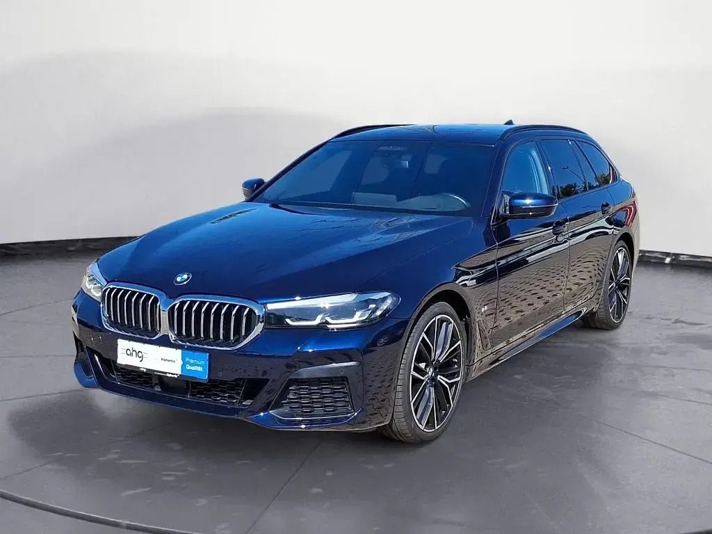 Gebraucht BMW 520 M Sport 190 PS (139 kW) 2023 Blau Limousine