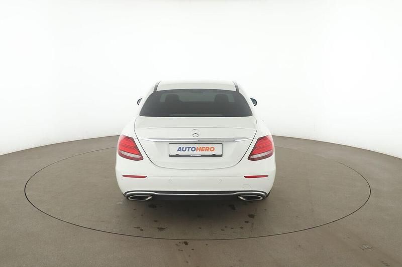 Gebraucht Mercedes E200 Avantgarde 184 PS (135 kW) 2017 Weiß Limousine