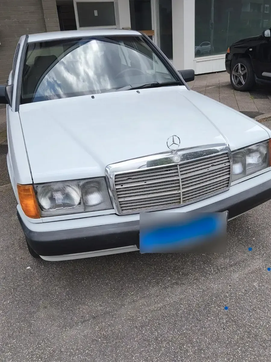 Gebraucht Mercedes 190 109 PS (80 kW) 1990 Weiß Limousine