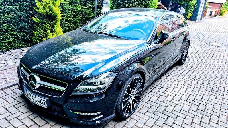 Schwarz Gebraucht 2014 Mercedes CLS350 AMG line Kombi | 20.690 € (Fairer Preis) - Bild 1/4