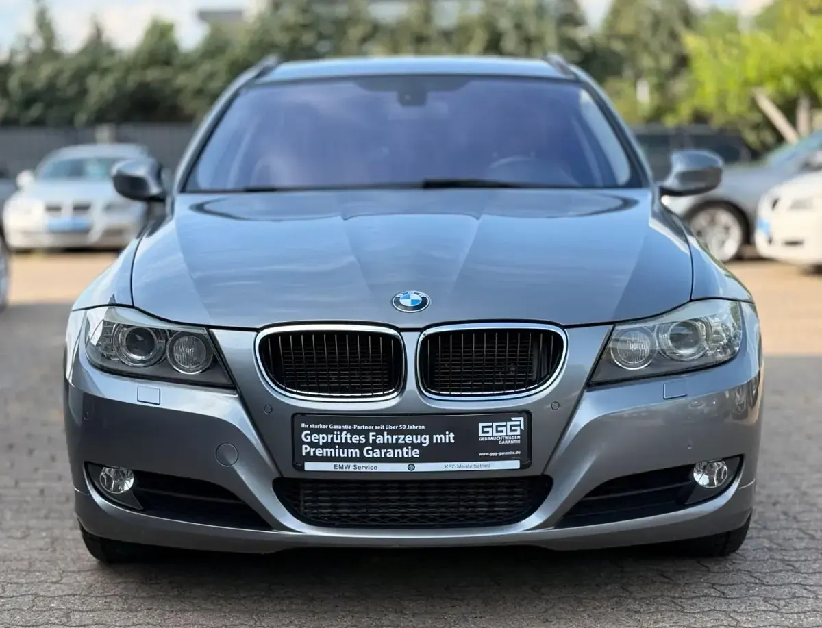 Gebraucht BMW 320 Comfort Edition 184 PS (135 kW) 2011 Grau Kombi